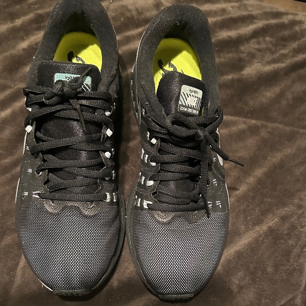 Nike Black and Gray Athletic Shoes